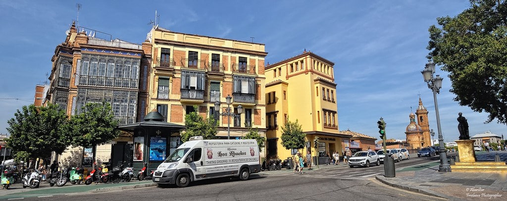 Entrance to the Triana neighborhood from the Triana Bridge